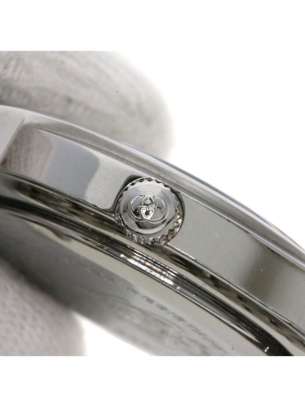 Gucci Round Face Watch SS - Picture 9 of 15